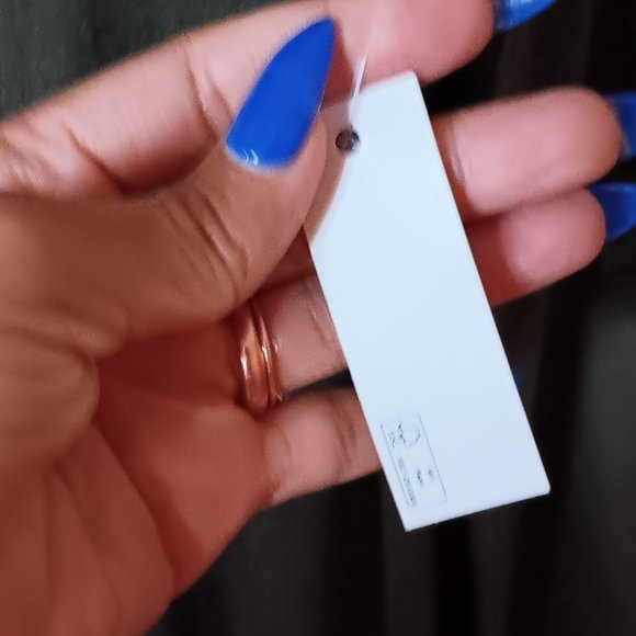 Amazon Essentials Women's Classic-Fit Lightweight Long-Sleeve Turtleneck Sweater - Picture 3 of 13